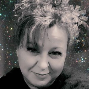 Meet your Posher, Cynthia